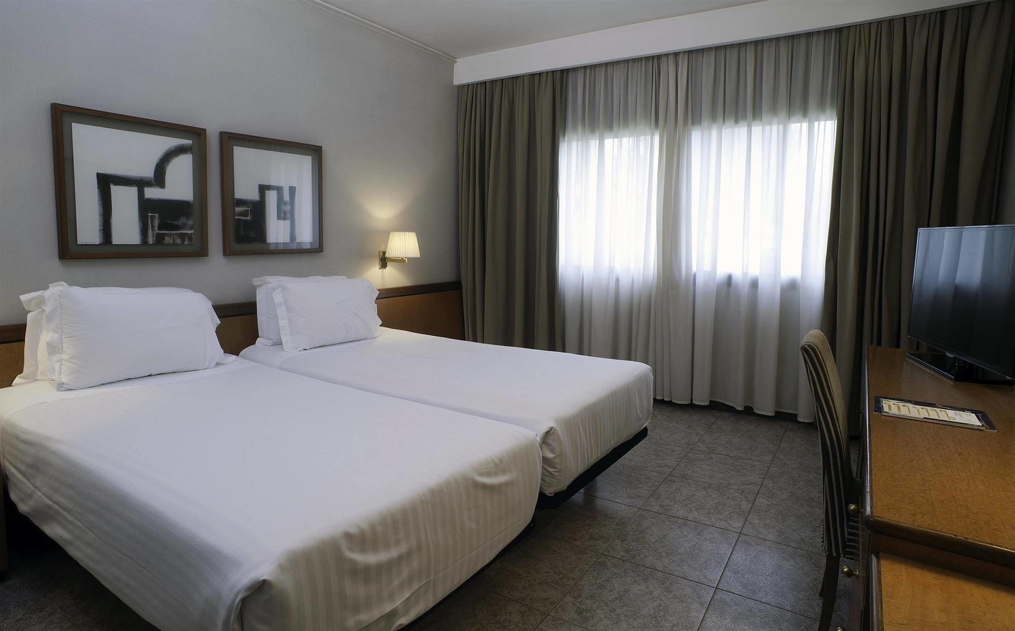Ciudad De Castelldefels Hotell Eksteriør bilde
